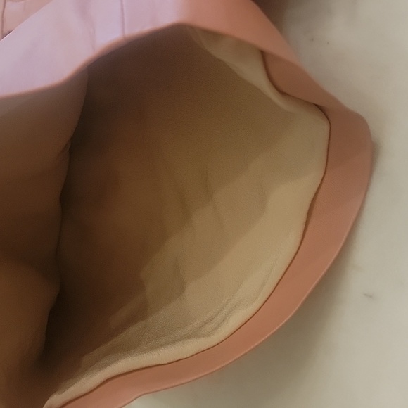 💕NWT Zeynap Arcay Pink Leather Shorts - Picture 9 of 11